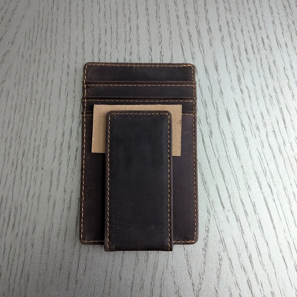 Amazon Essentials Men's slim wallet With RFID